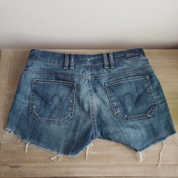 Citizens of Humanity Distressed Cutout shorts Size 28 - Picture 9 of 14